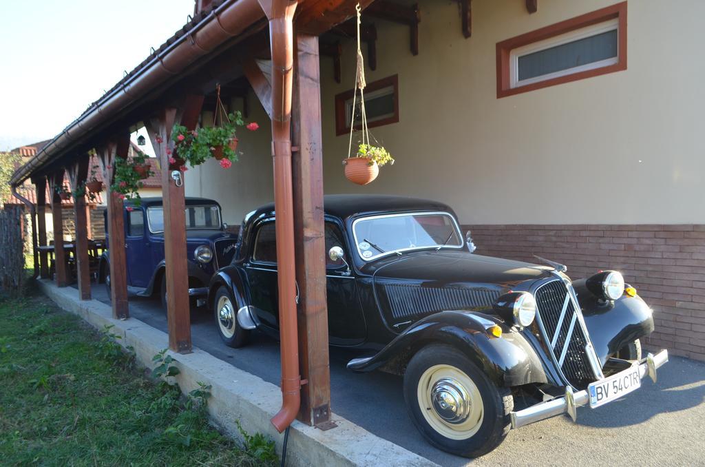 Vila Old Cars Cristian  Exterior foto